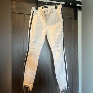 Express Cropped Distressed White Ankle Skinny Jean 2R